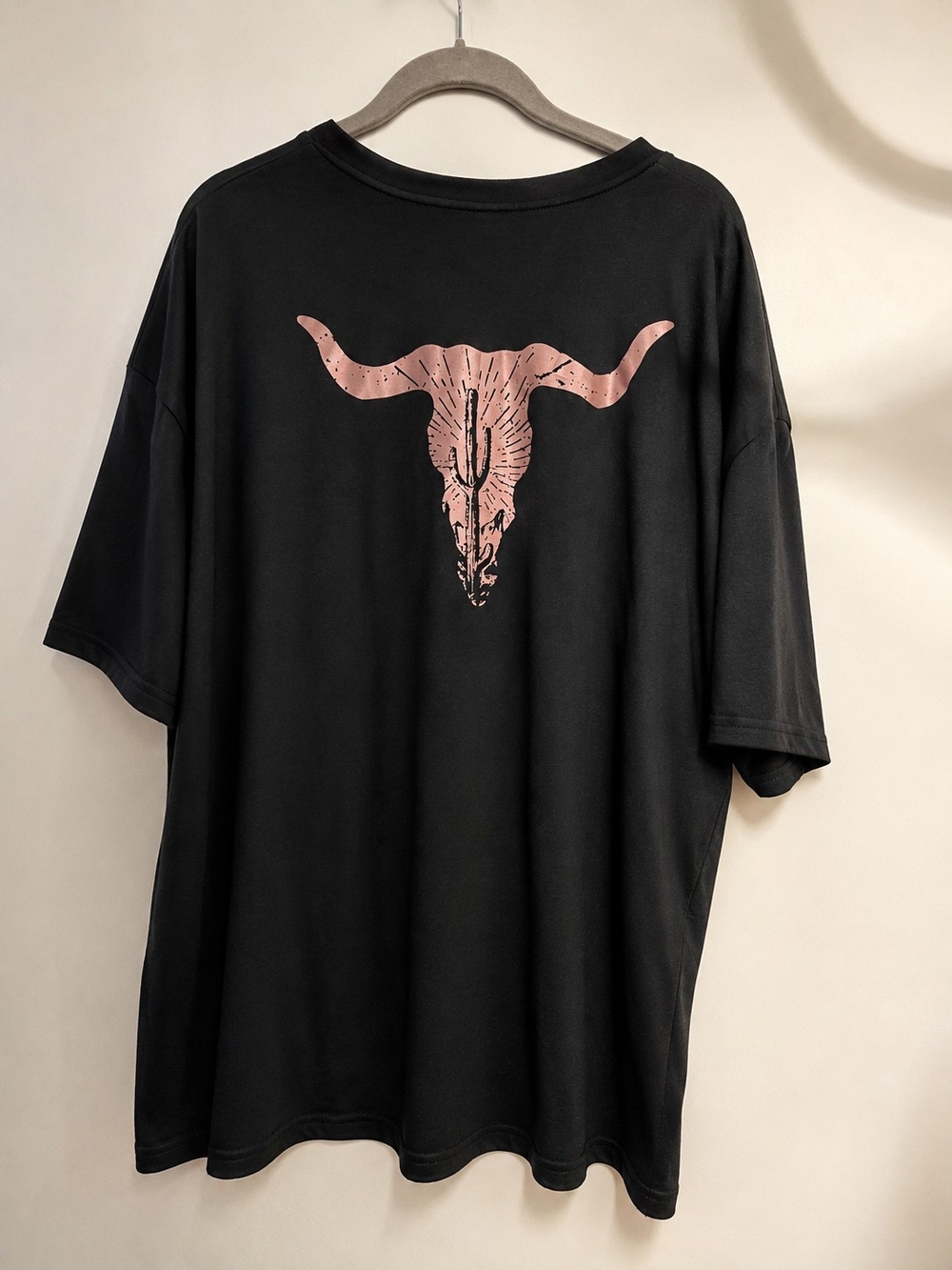 longhorn/bull skull design Tshirt